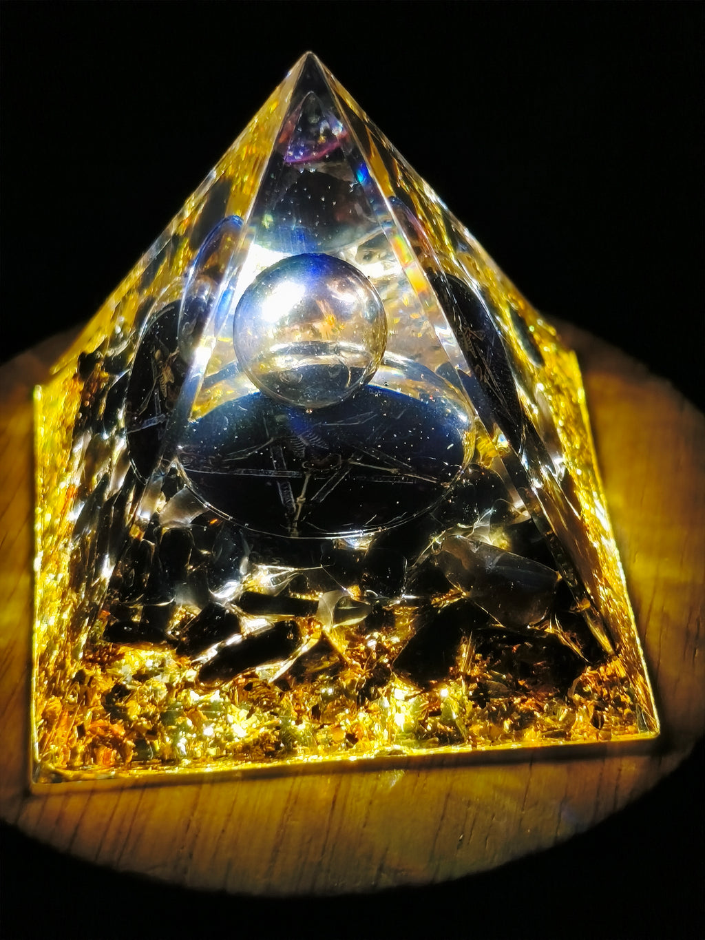 Orgonit Pyramide 5 zackiger Stern - Kraftquelle & Schutz