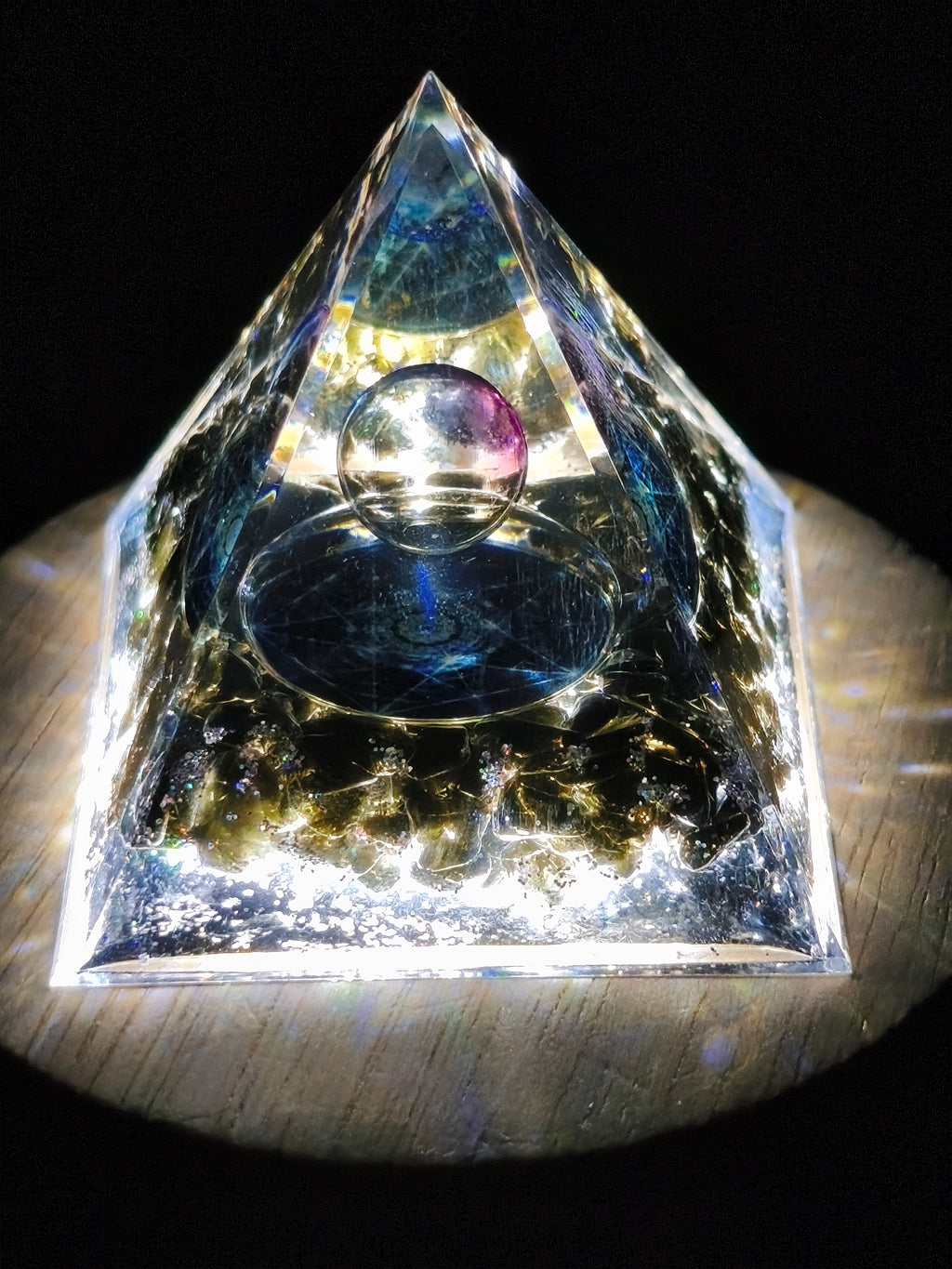 Orgonit Pyramide 5 zackiger Stern - Kraftquelle & Schutz