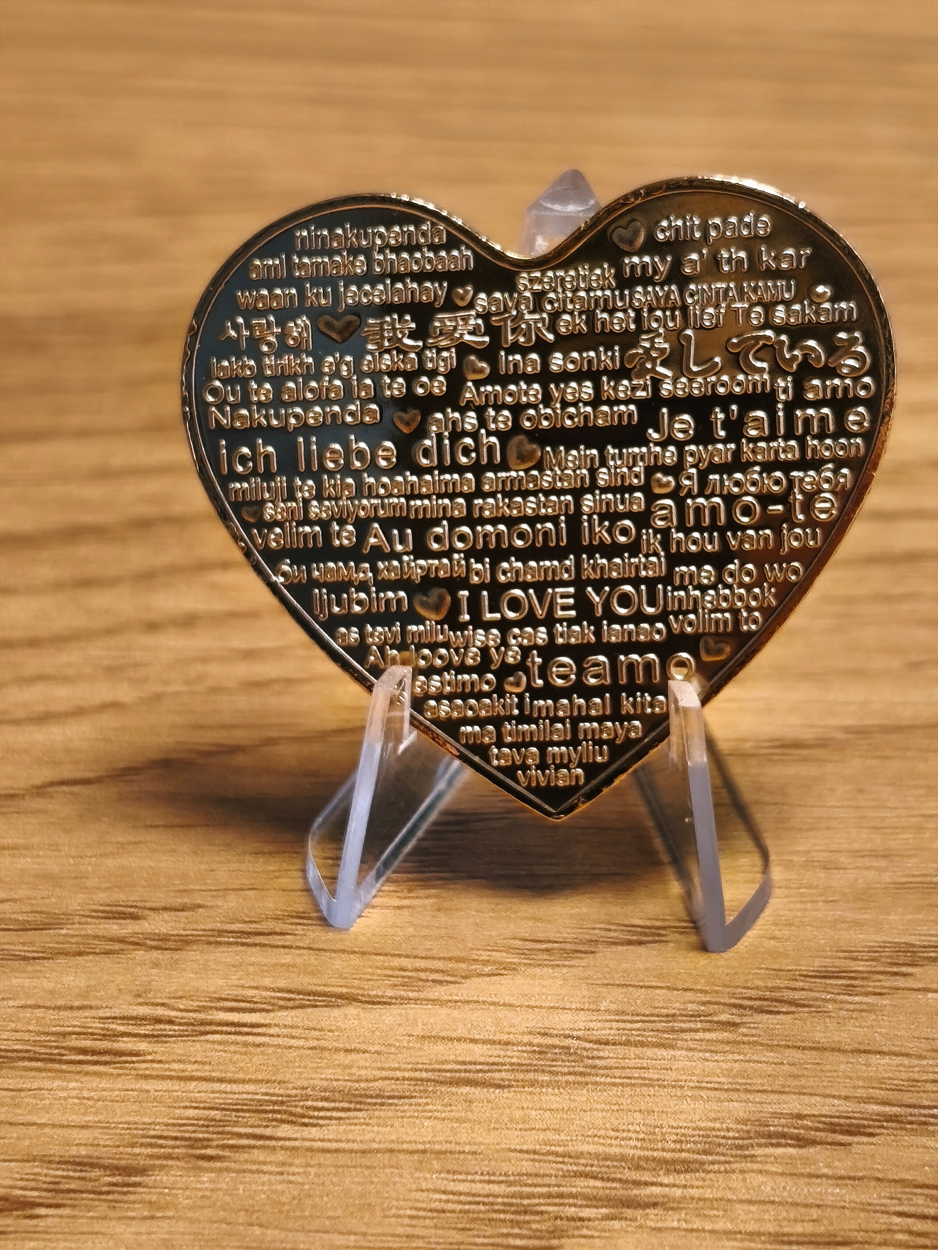 Herzmünze - Goldfarben mit Liebesmotiven