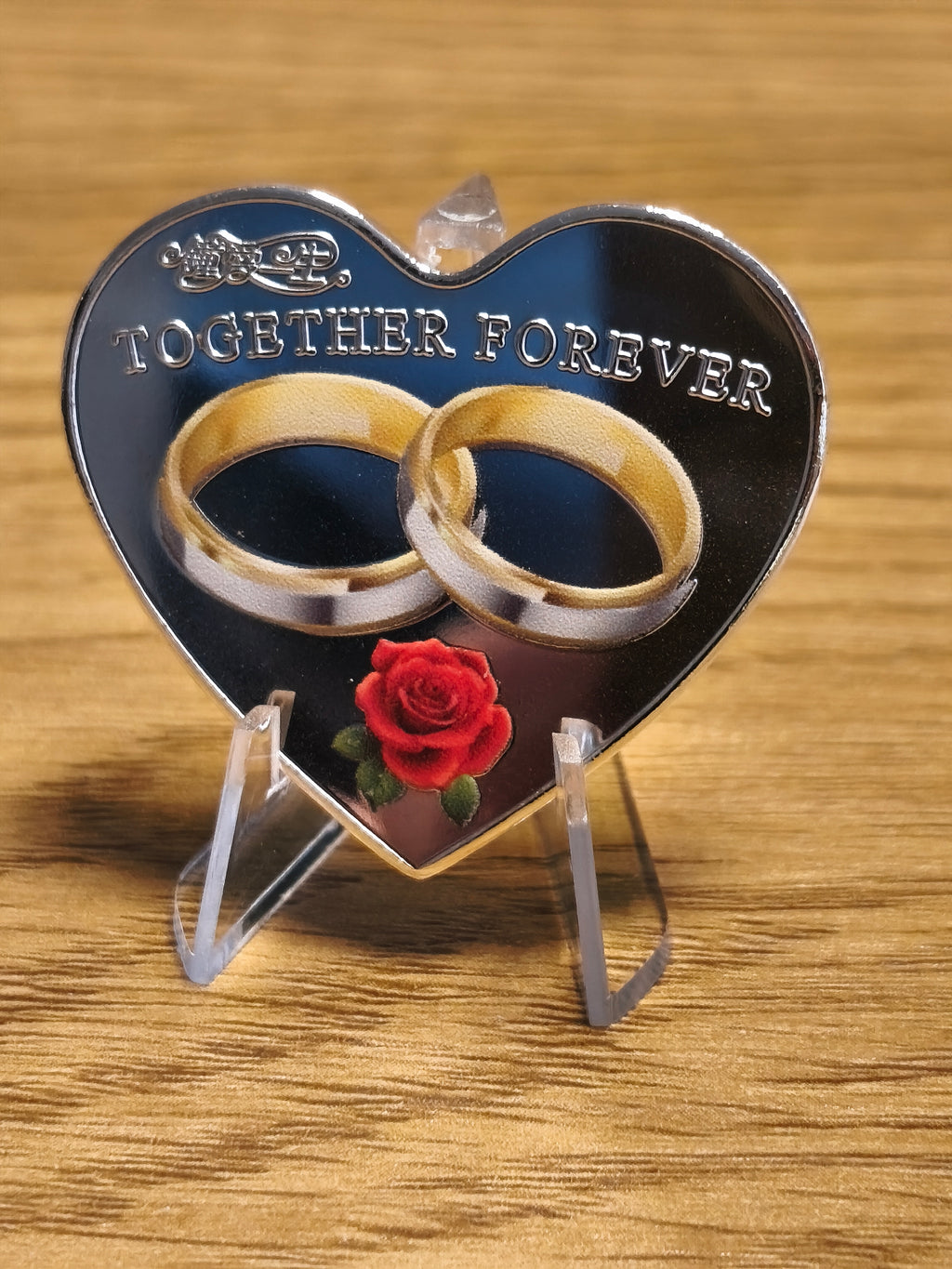 Herzmünze - silberfarben mit Liebesmotiven