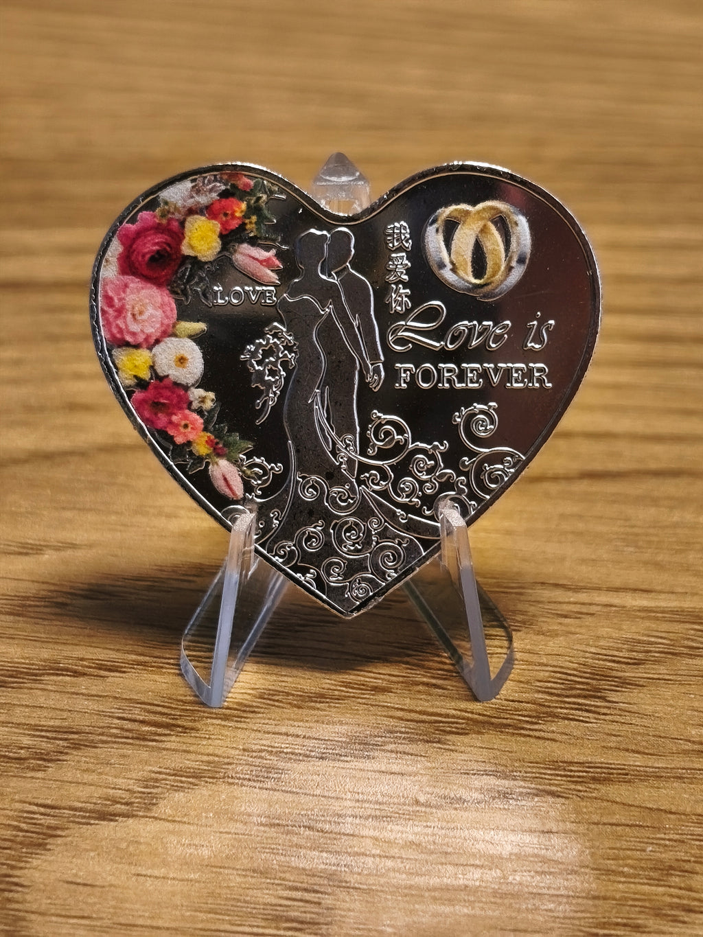 Herzmünze - silberfarben mit Liebesmotiven