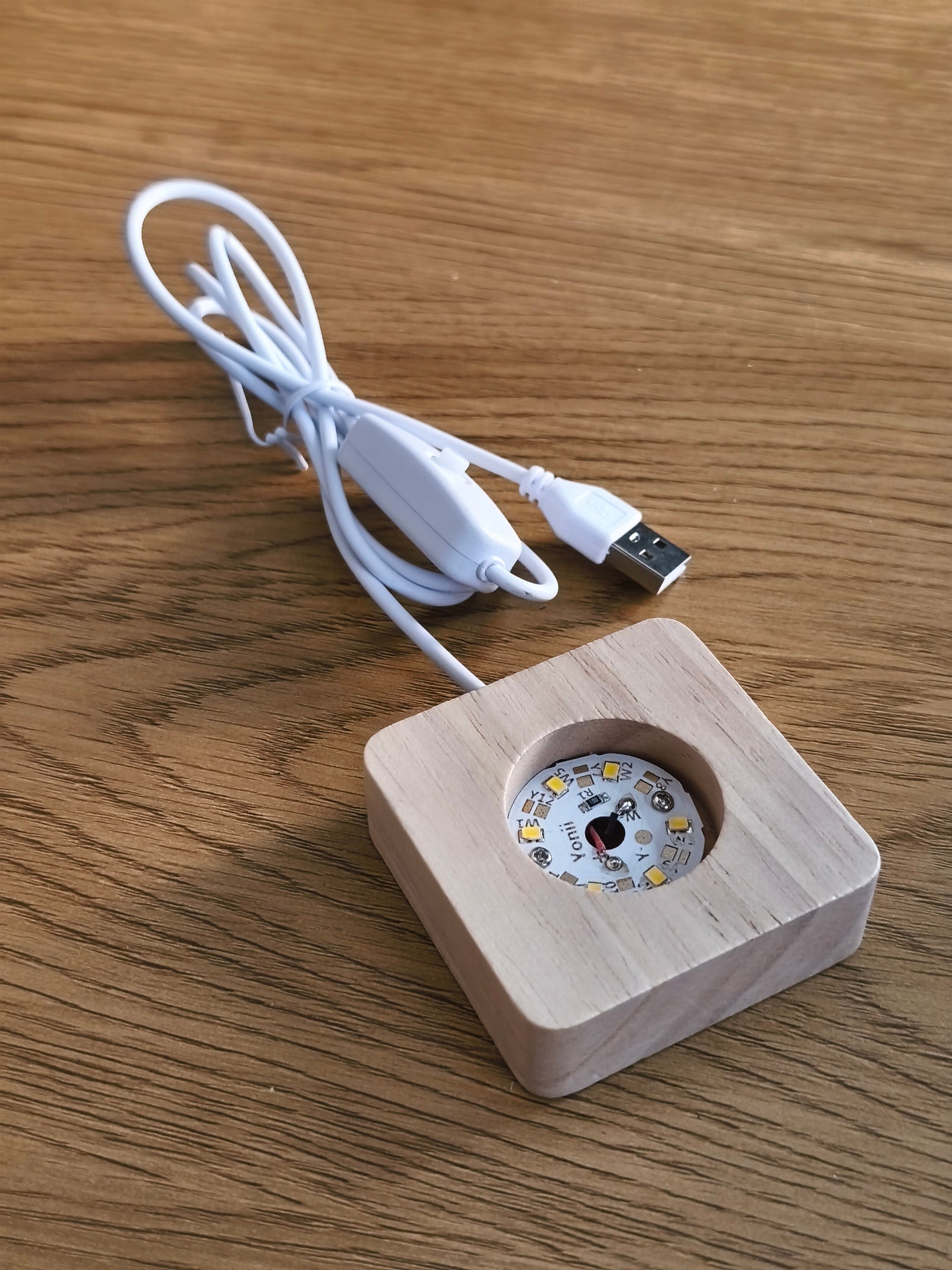 Beleuchtungssockel für Orgonit Pyramiden