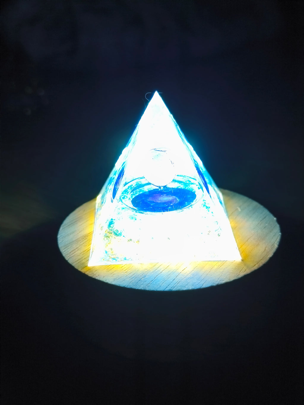 Orgonit Pyramide Lapislazuli/YingYang