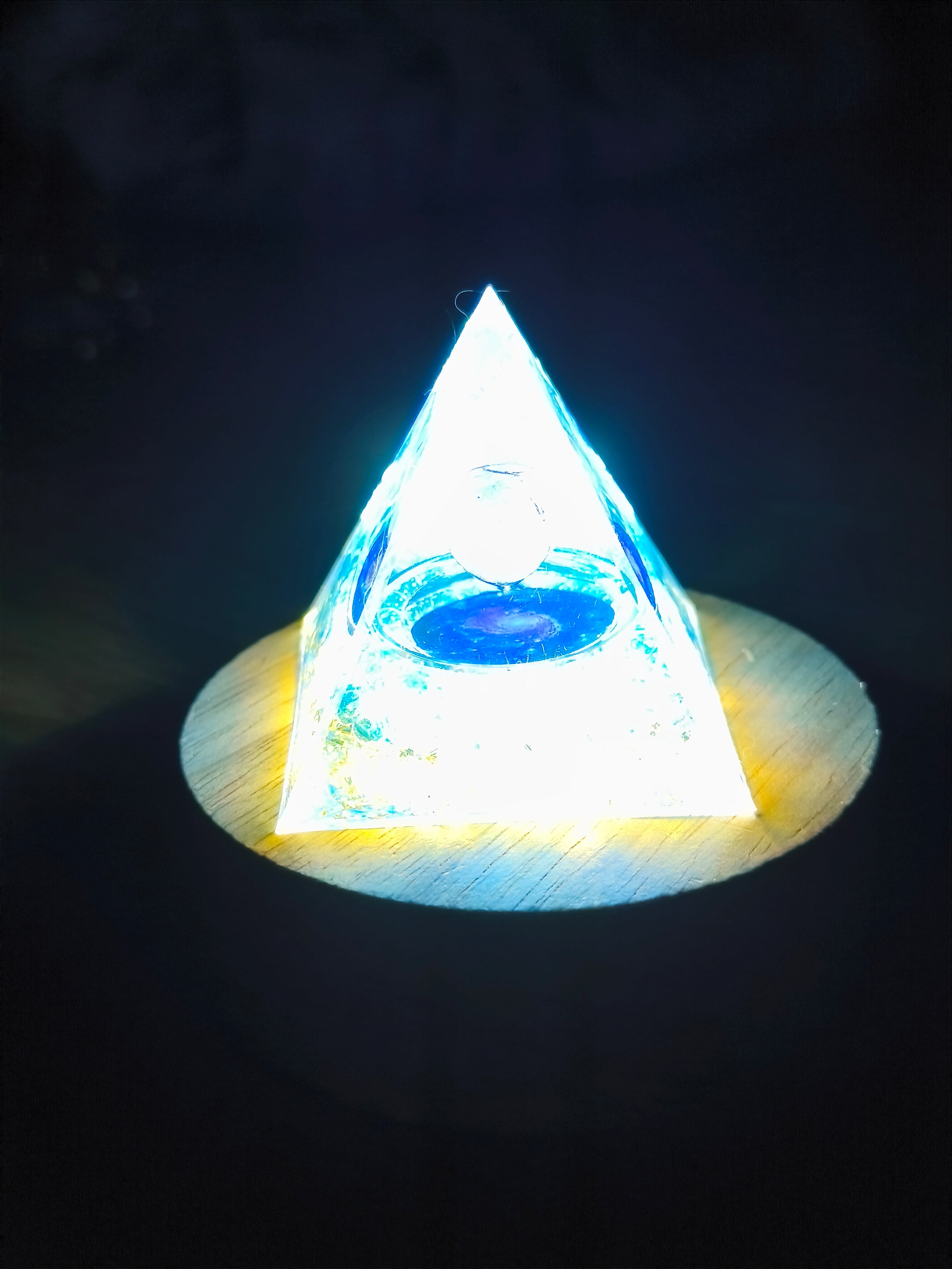 Orgonit Pyramide Lapislazuli/YingYang