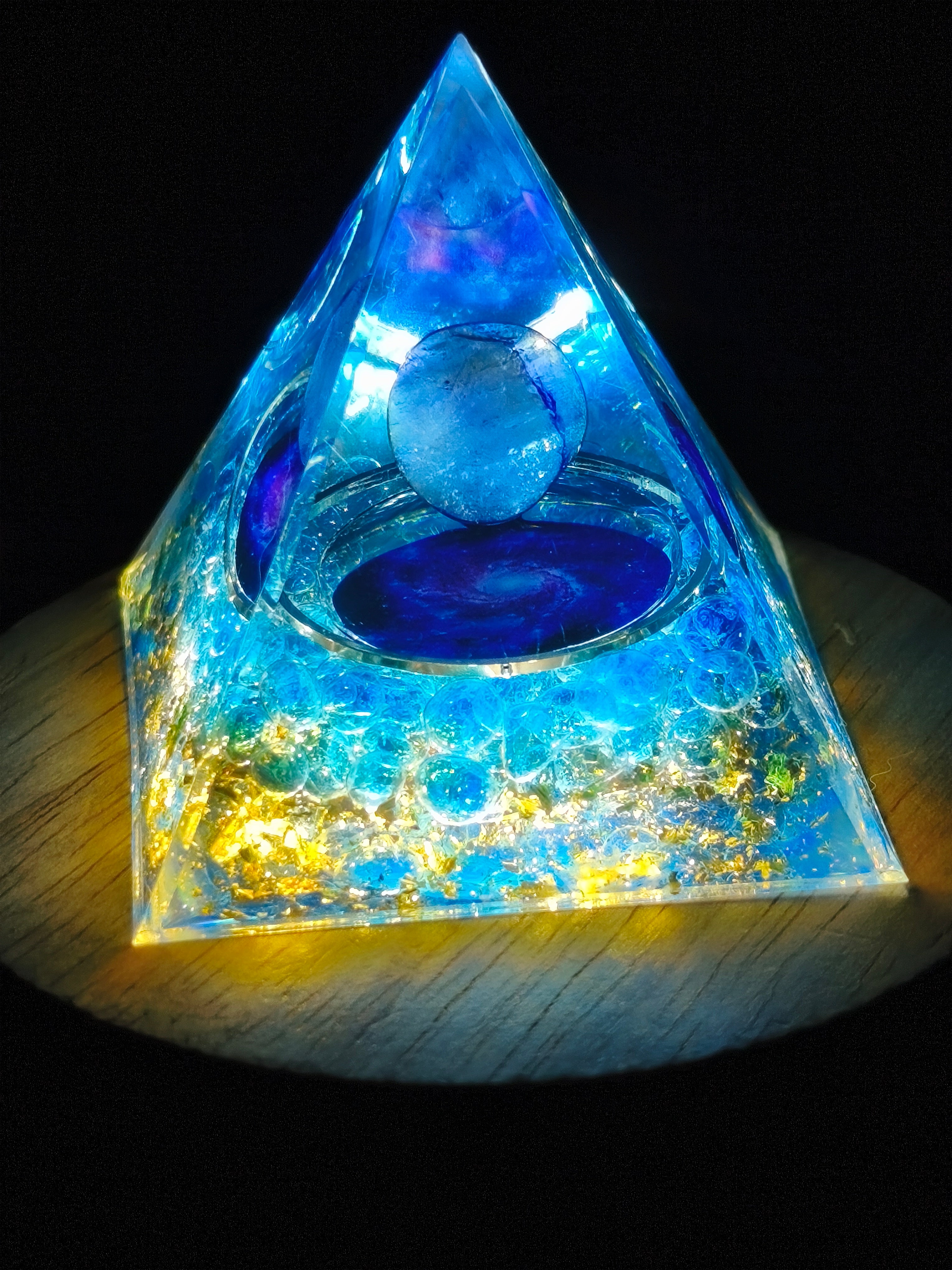 Orgonit Pyramide Lapislazuli/YingYang