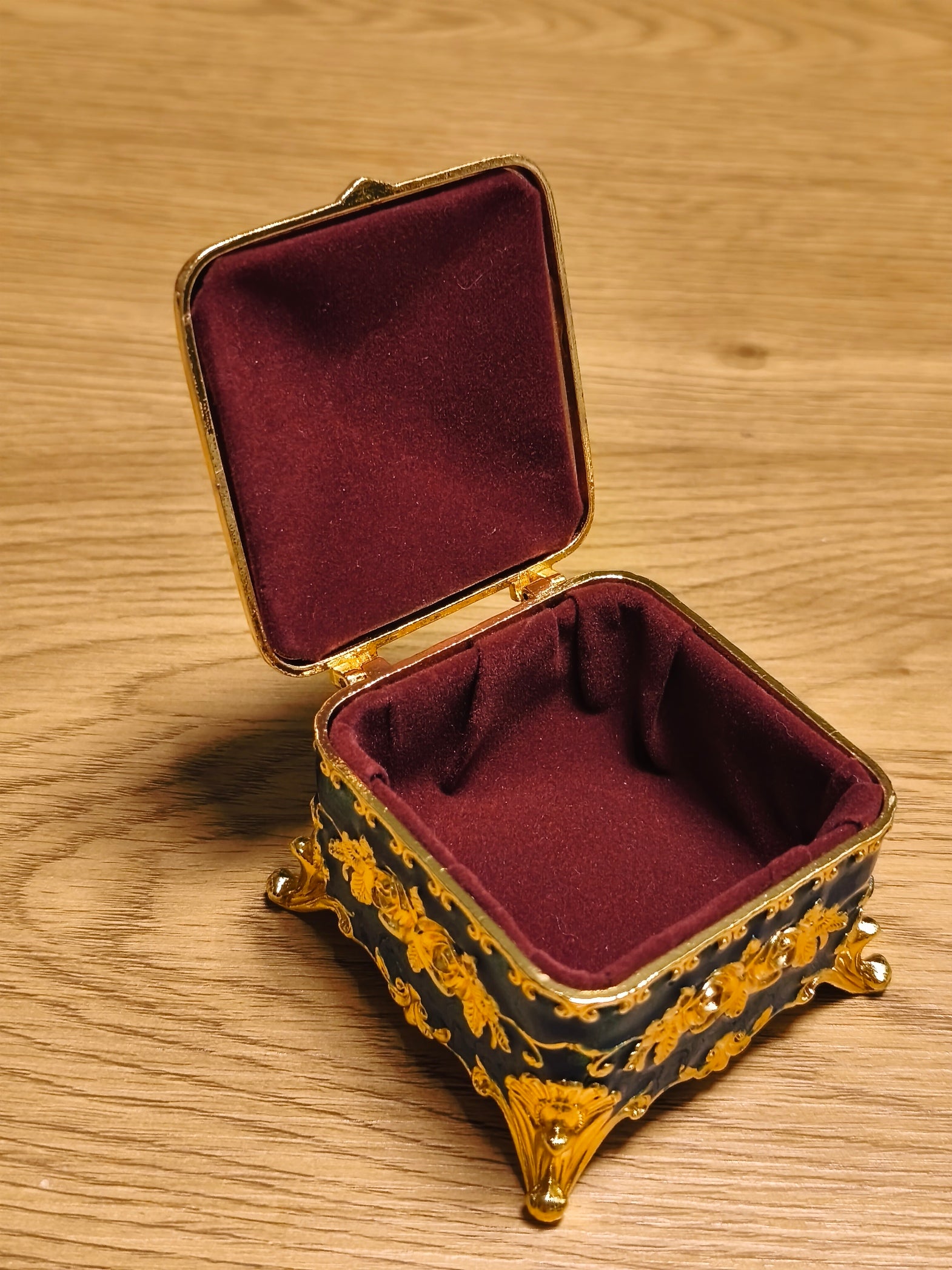 Schmuckdose Quadratisch Vintage/Barock Stil