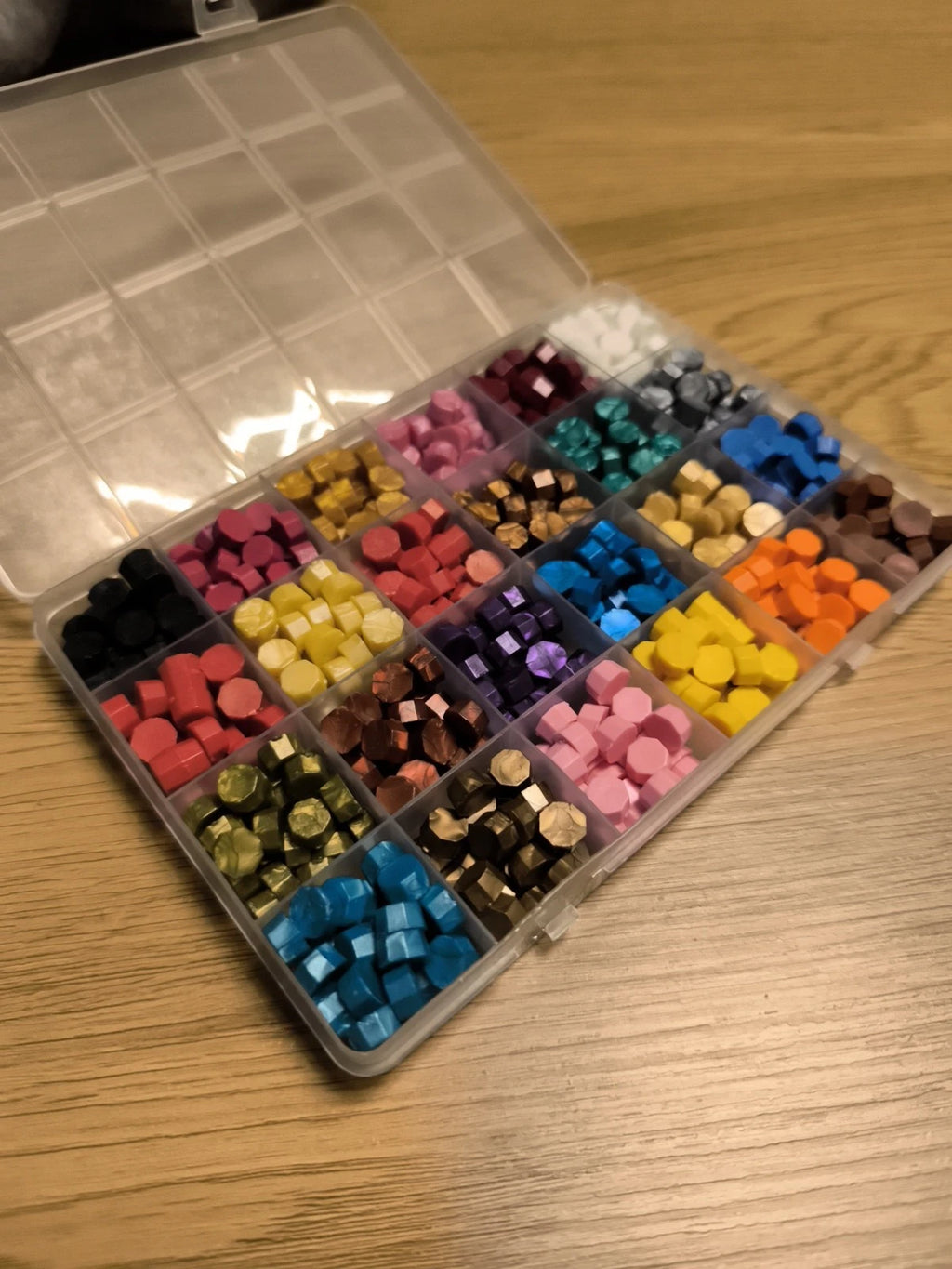 Siegelwachs Pellets - 24 Farben 600stk.